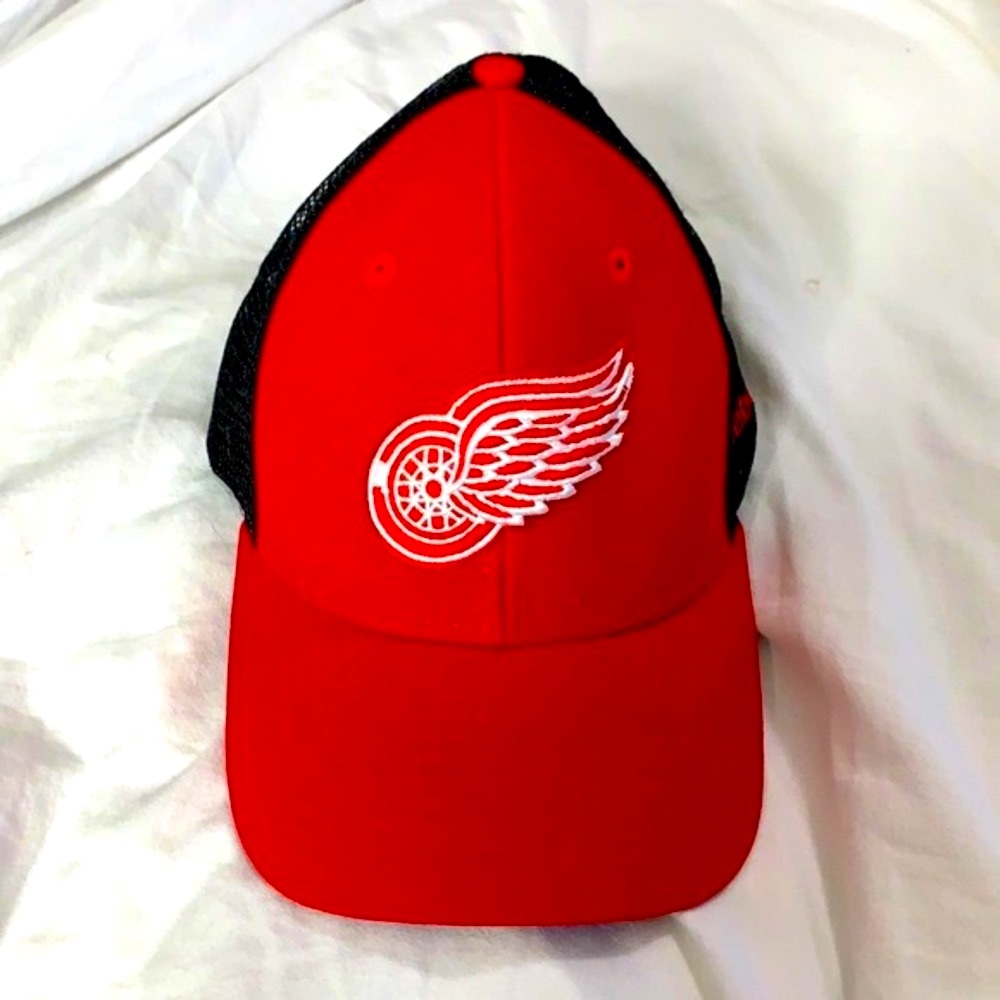 Detroit redwings trucker hat